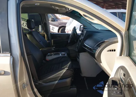 2014 Chrysler Town & Country Touring from USA, damaged, VIN 2C4RC1BG7ER324509